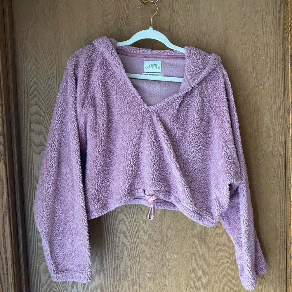Urban Outfitters Medium Pink Teddy Sweayshirt V-Neck Pullover w/ Drawstring